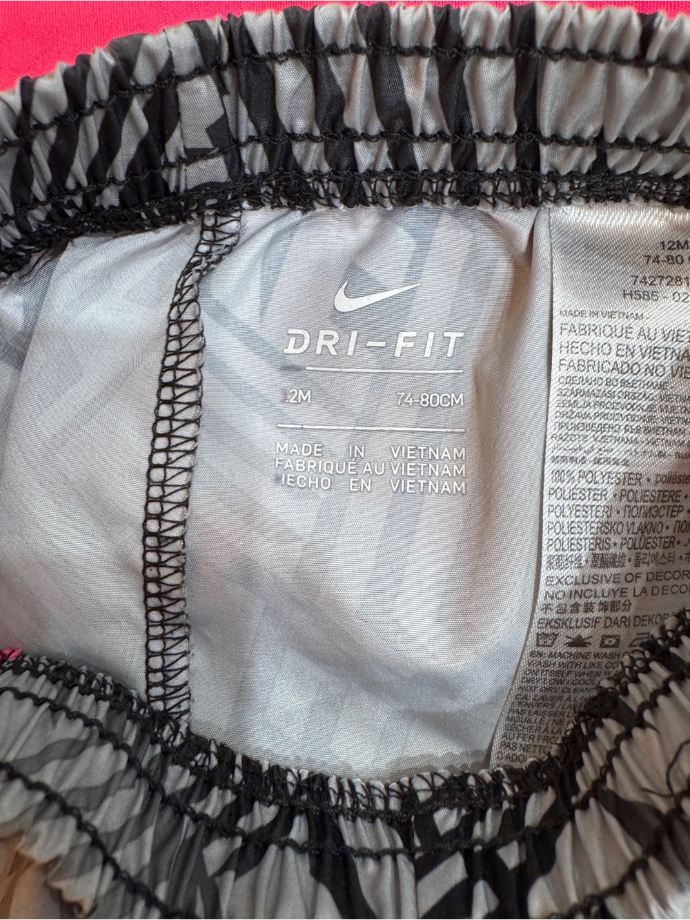 Baby Girl Nike Hot Pink Logo Tee and Gray Patterned Shorts Set - 12 Months - Picture 7 of 8